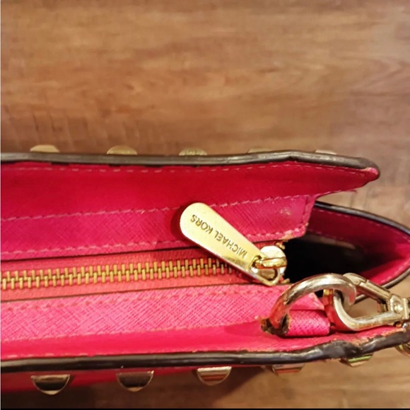 Michael kors hand bag genuine used condition is good - Picture 3 of 5